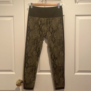 FABLETICS SEAMLESS LEGGINGS